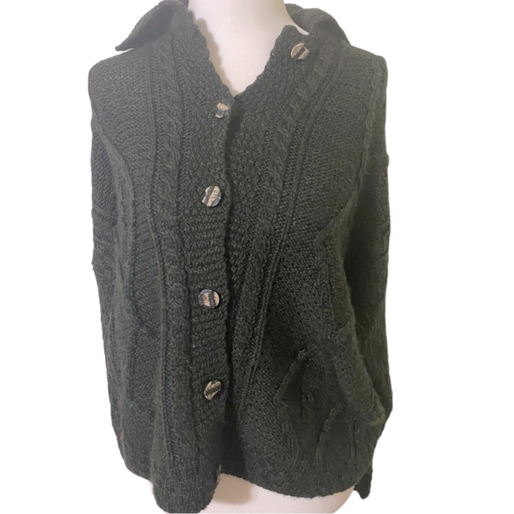 Carraig Donn slouchy sweater. 100% Merino Wool. Aran Cable Knit. dark green.